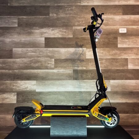 Patineta Scooter amarilla eléctrica Mukuta 9+ 48V 15.6AH. Yeaah