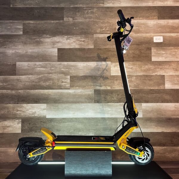Patineta Scooter amarilla eléctrica Mukuta 9+ 48V 15.6AH. Yeaah