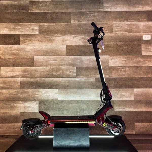 Scooter Patineta Vinotinto eléctrica Mukuta 9 48V 15.6AH. Yeaah