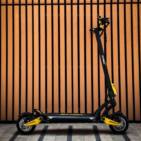Scooter eléctrico Vsett 9 en color amarillo Yeaah