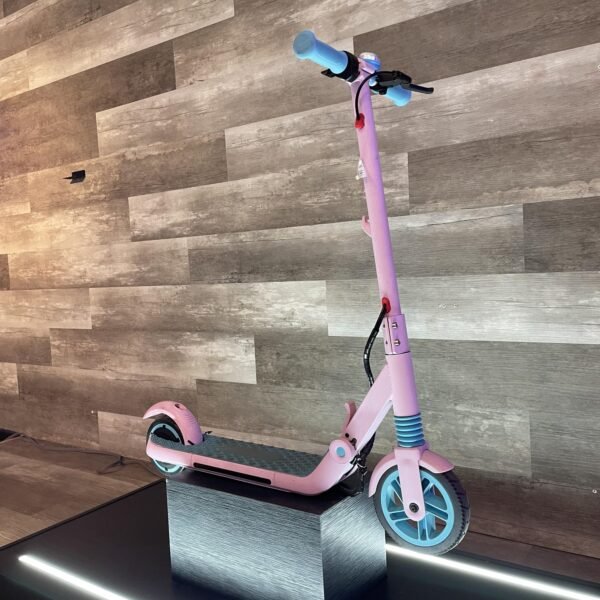 Kingsong Kids: Aventuras al aire libre. La Kingsong Kids es perfecta para explorar el vecindario y pasar tiempo al aire libre. Yeaah