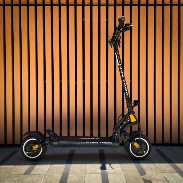 E-scooter DUALTRON MINI SPECIAL: Compacto y potente Yeaah