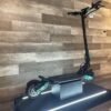 Vsett 9+ Scooter: Compacta y plegable. Perfecta para llevar en el transporte público o guardar en espacios reducidos. Yeaah