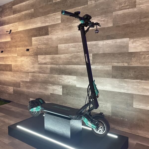 Sccoter Vsett 9+ control de crucero, frenos de disco y pantalla LCD3. Yeaah